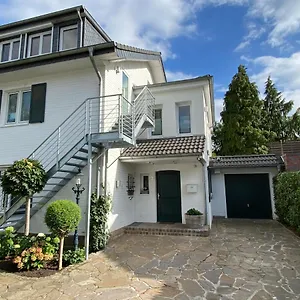 Dg Mit Separatem Eingang Nahe Düsseldorf Apartment Meerbusch