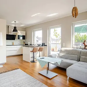 Luxurioese Mit Terrasse, Balkon Und Wasserbett - 24h Check-in Apartment Garbsen
